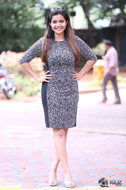 Swathi-Reddy-at-Tripura-Movie-Trailer-Launch